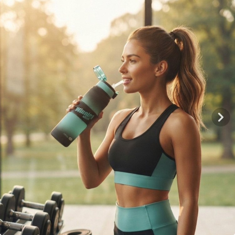 قمقمه ورزشی ۱ لیتری نی دار ، مدل winning | با قفل ضامن دار + بند مچی